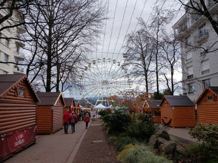 French Bubble immersion en France : le marché de Noël de Pau, venez visiter la ville même en hiver