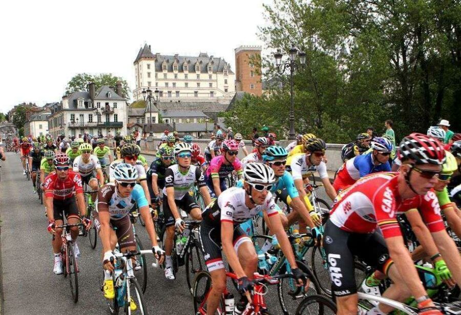 French Bubble immersion en France : Pau ville étape du Tour de France